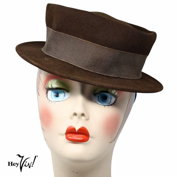 Vintage 40s New York Creation Womens Brown Felt Fedora Style Tilt Hat - Hey Viv - Picture 1 of 8
